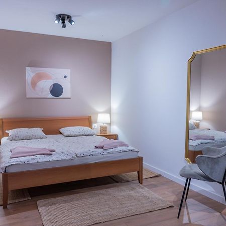 Apartman Rose-2025 Renovated Garden View Porec Exterior photo